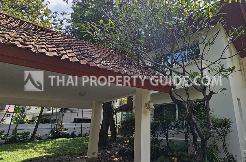 House with Shared Pool in Nichada Thani 
